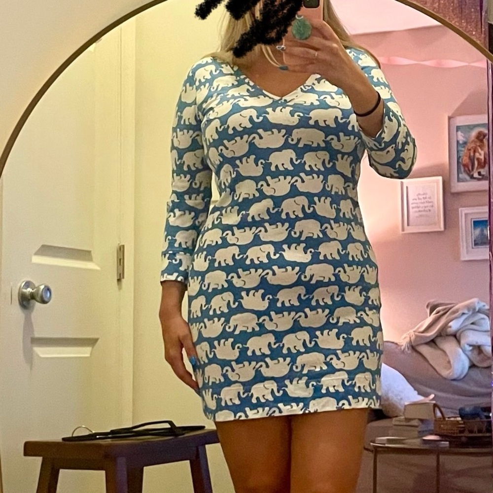 Lilly Pulitzer Blue and White Elephant Pattern Top - Picture 4 of 4